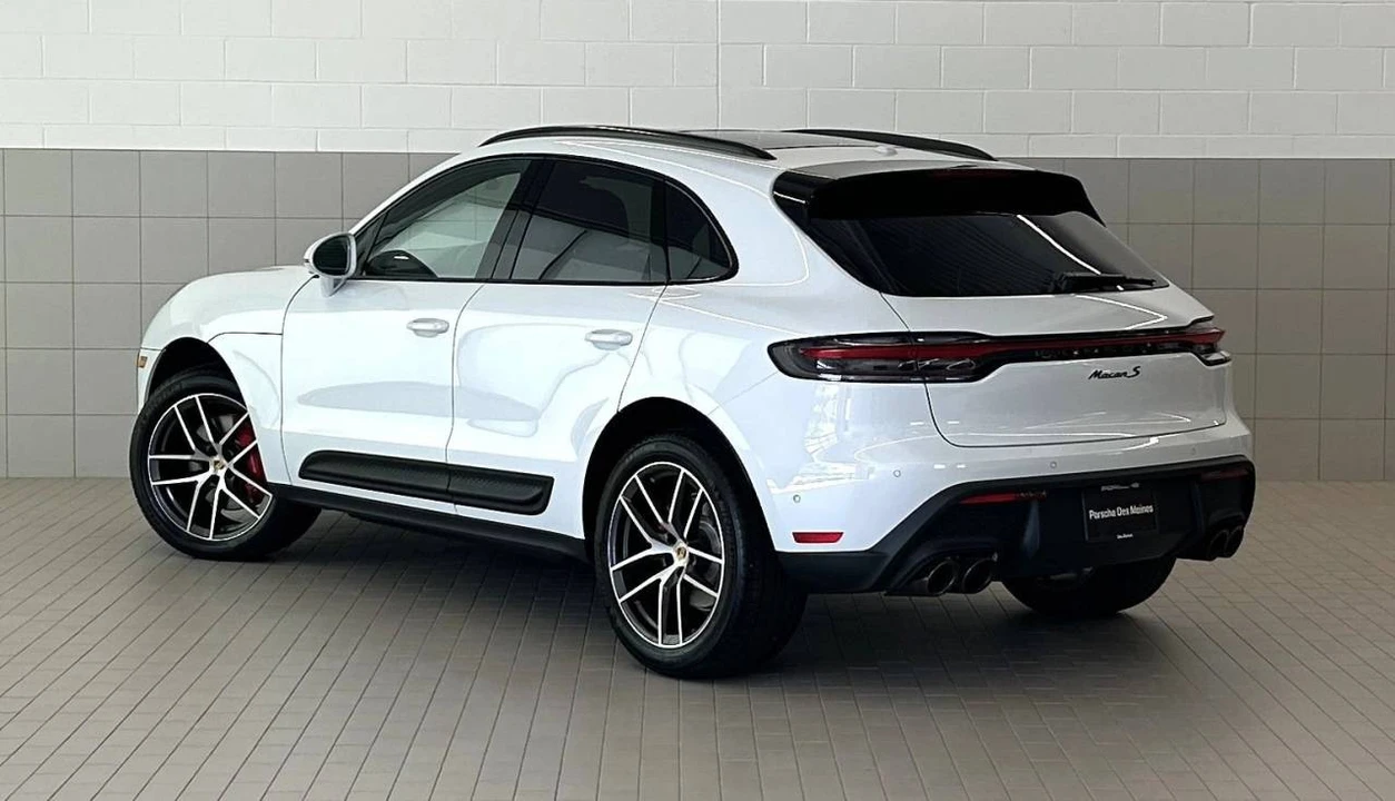 2025 Porsche Macan S - Image 3 of 5