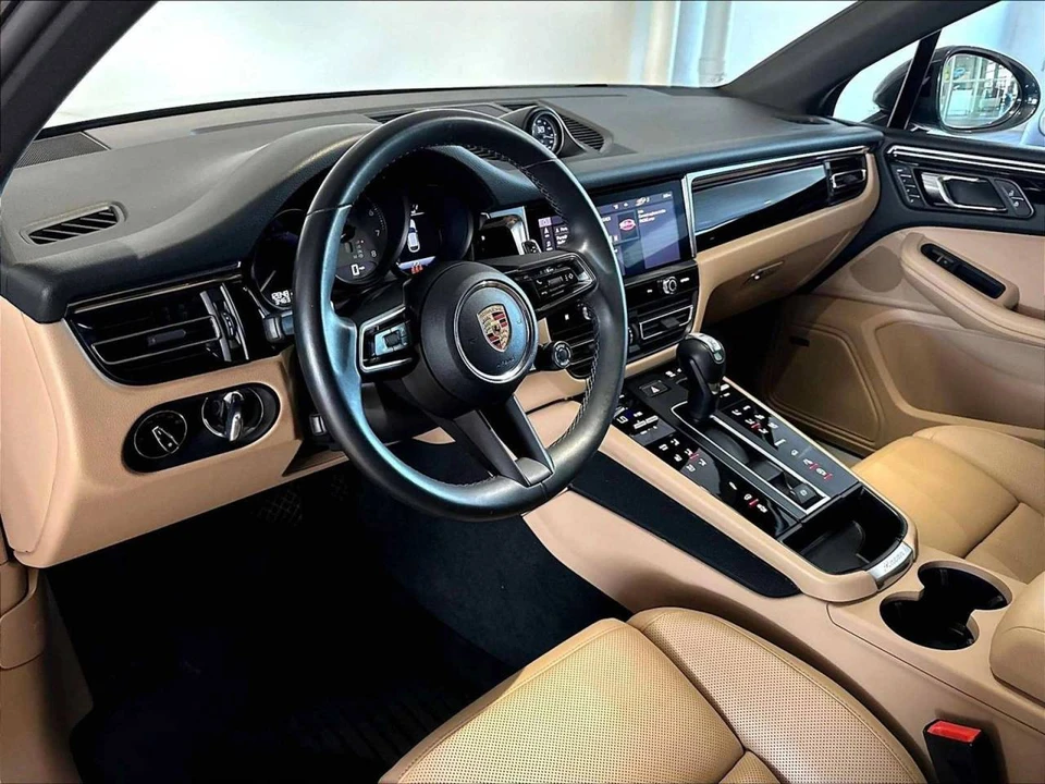 2025 Porsche Macan S - Image 4 of 5