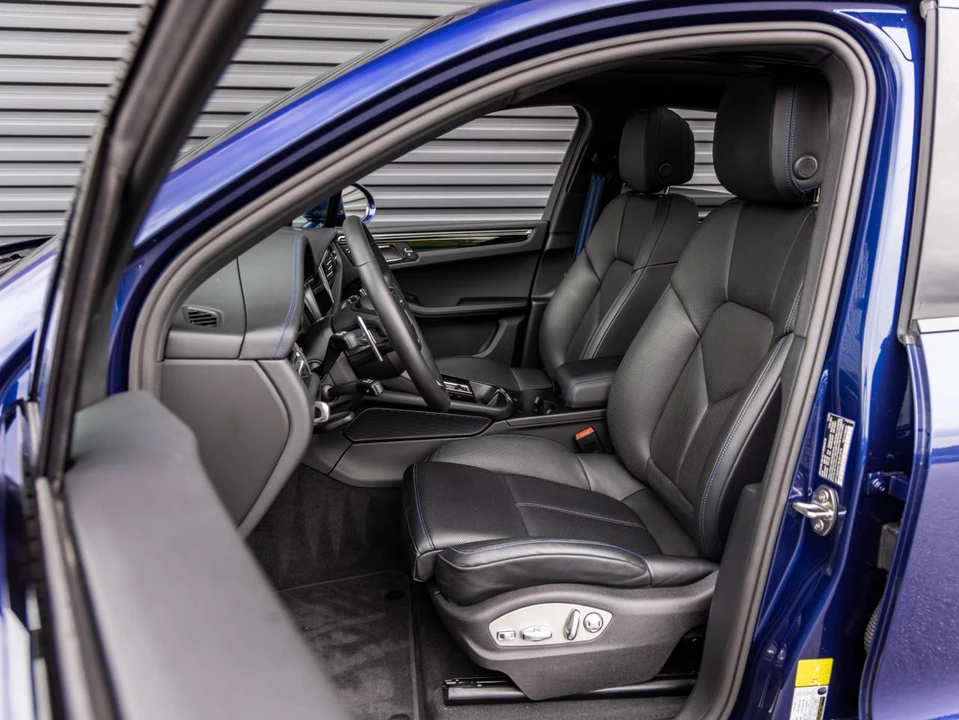 2025 Porsche Macan S - Image 5 of 5