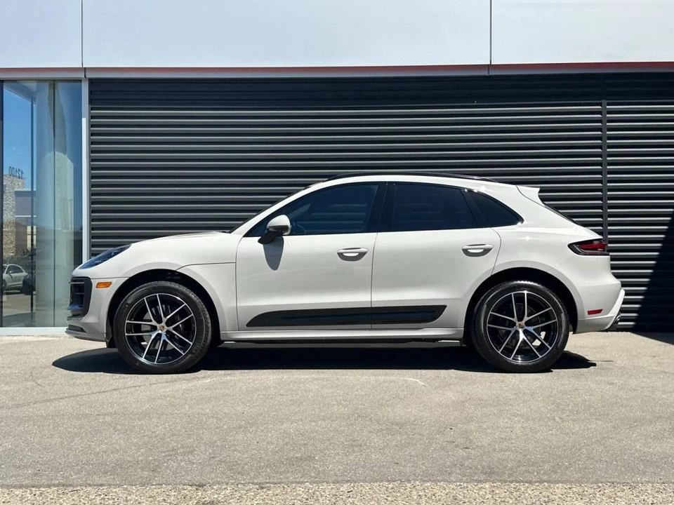 2025 Porsche Macan S - Image 2 of 5