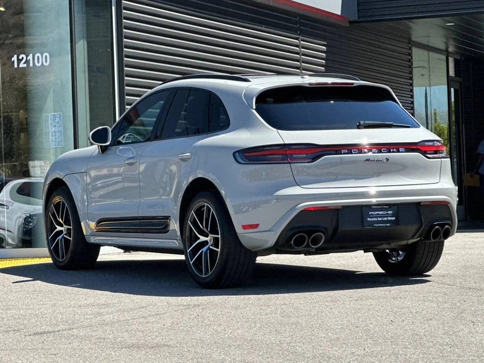 2025 Porsche Macan S - Image 3 of 5