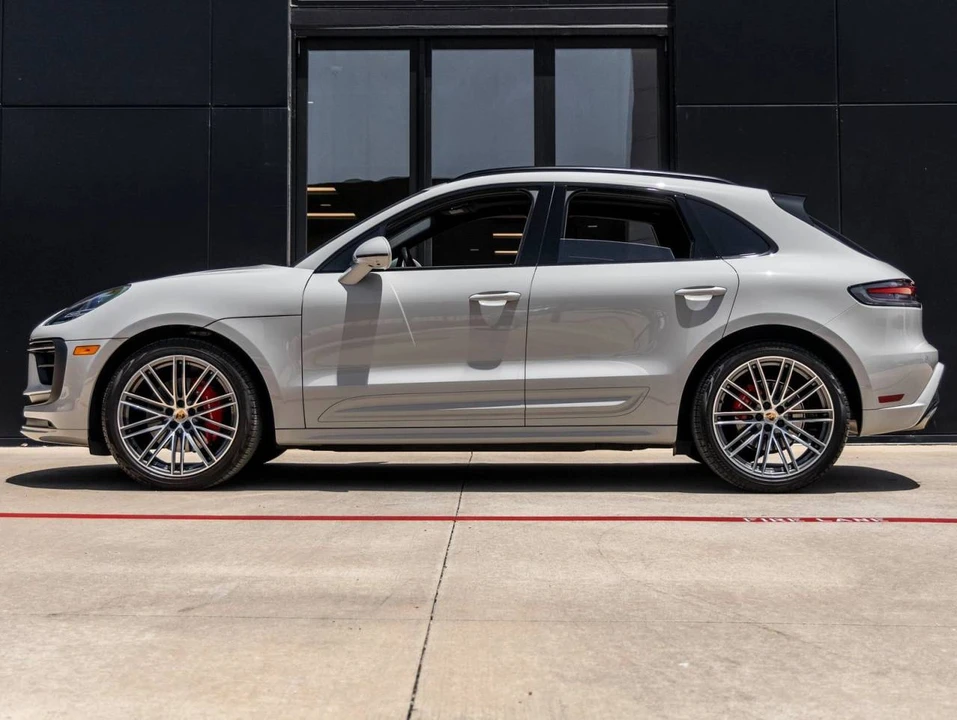 2025 Porsche Macan S - Image 2 of 5