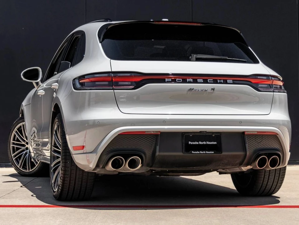2025 Porsche Macan S - Image 3 of 5