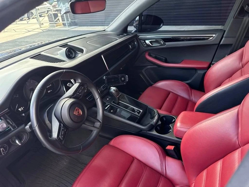 2025 Porsche Macan S - Image 4 of 4