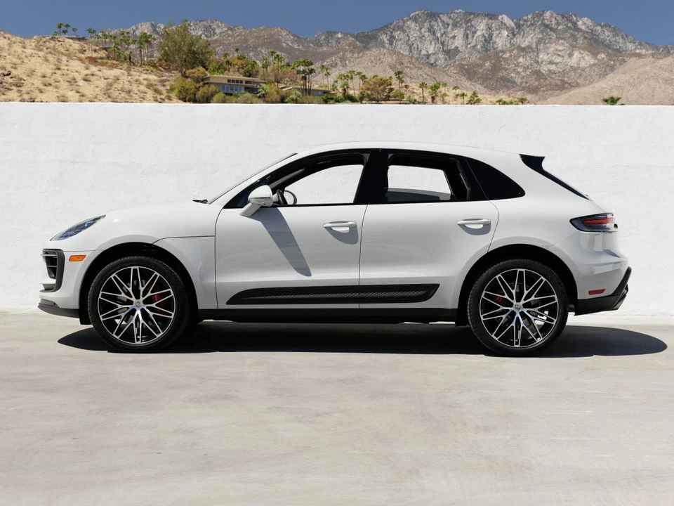 2025 Porsche Macan S - Image 2 of 4