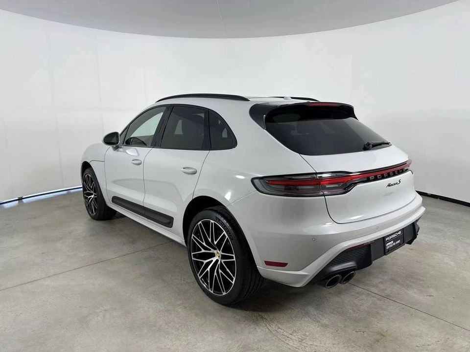 2025 Porsche Macan S - Image 3 of 5