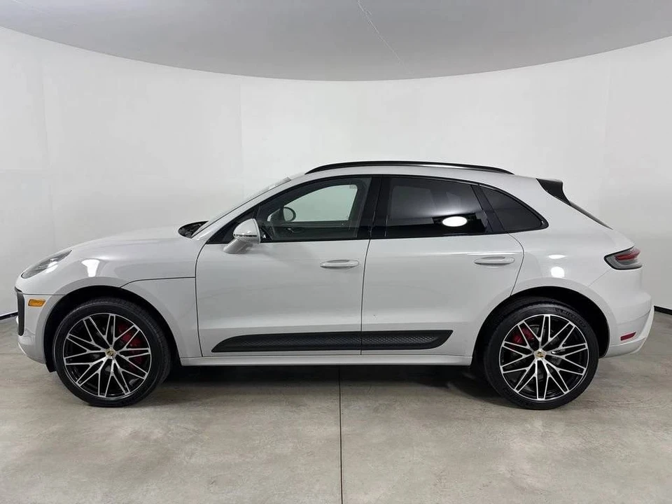 2025 Porsche Macan S - Image 2 of 5