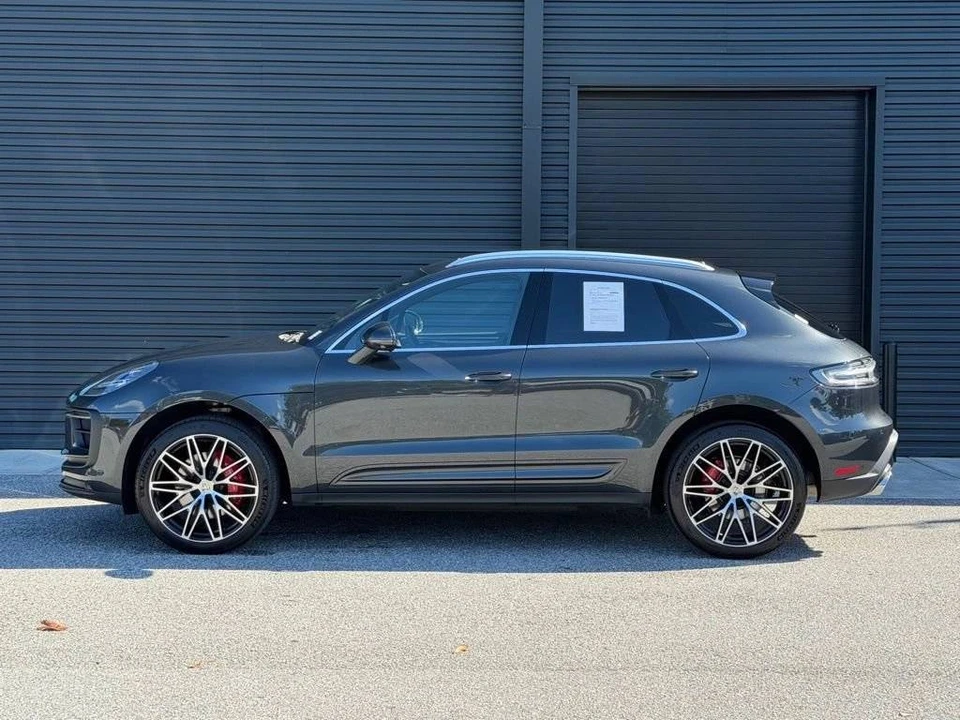 2025 Porsche Macan S - Image 2 of 4