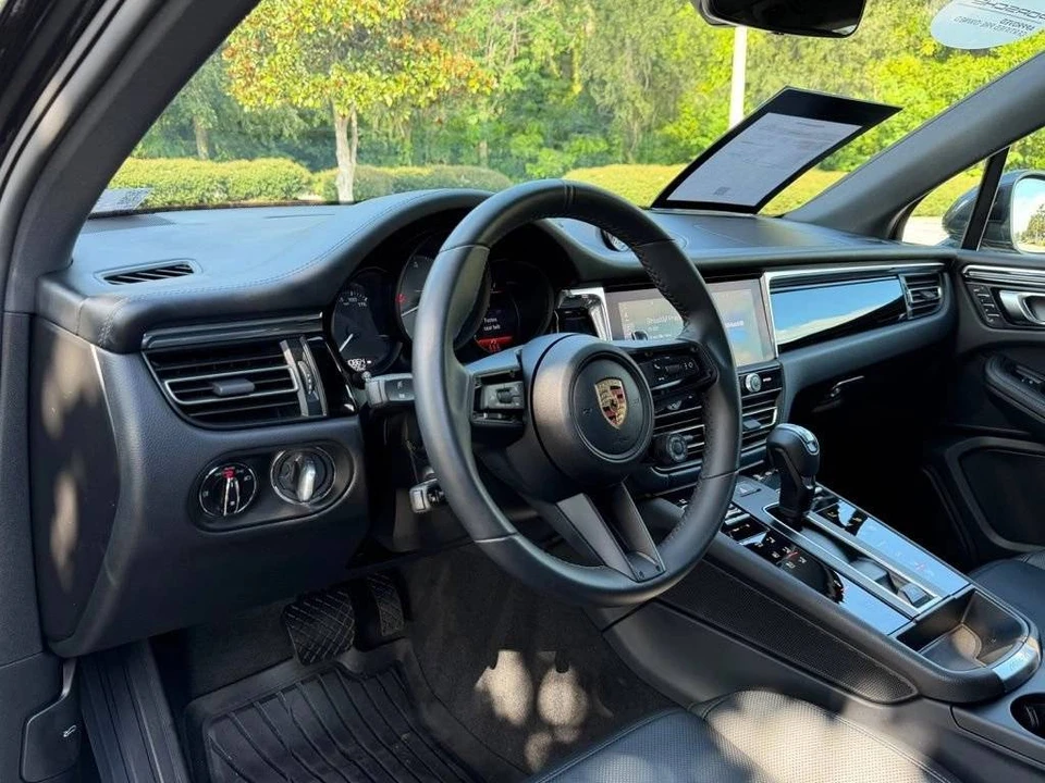2025 Porsche Macan S - Image 4 of 4