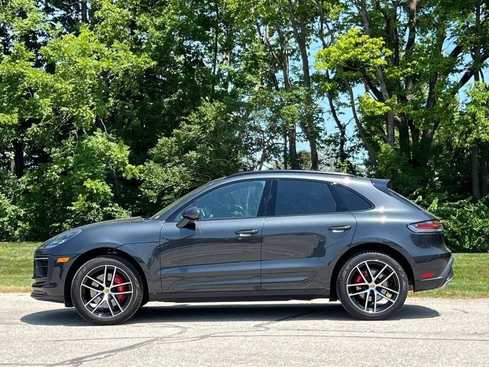 2025 Porsche Macan S - Image 2 of 5