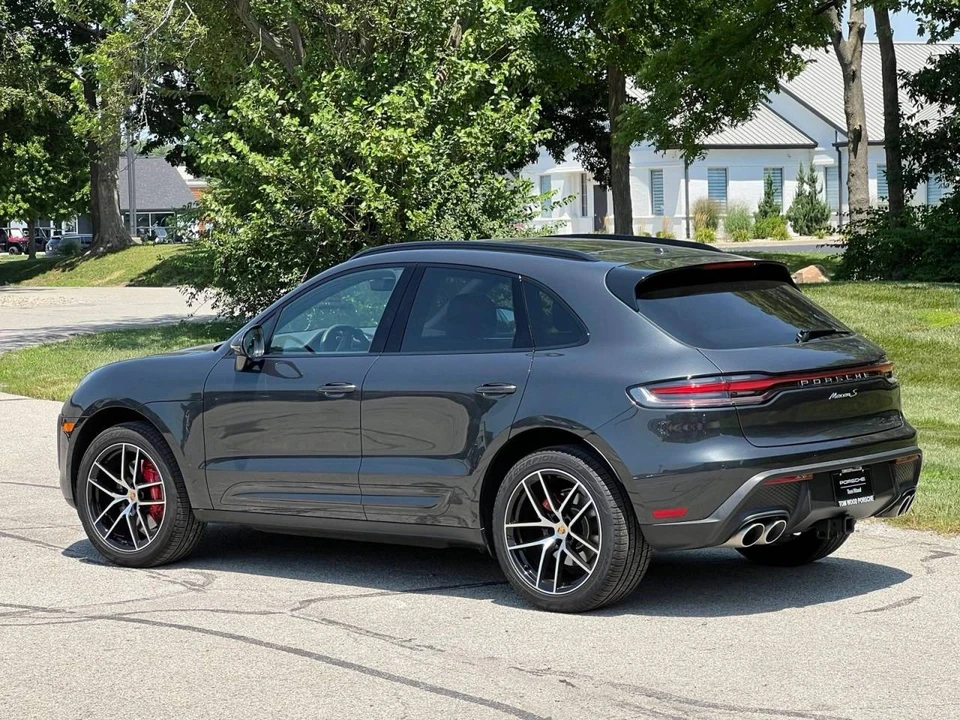 2025 Porsche Macan S - Image 3 of 5