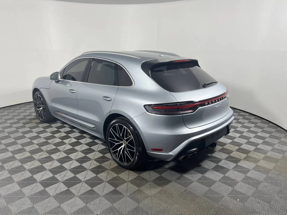 2025 Porsche Macan S - Image 3 of 5
