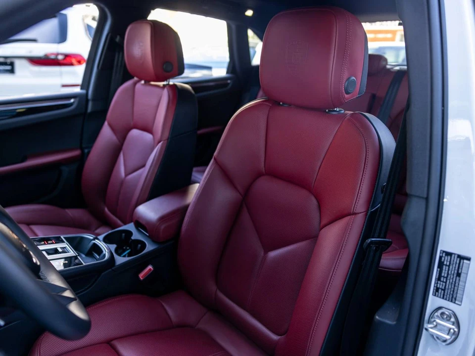2025 Porsche Macan S - Image 5 of 5