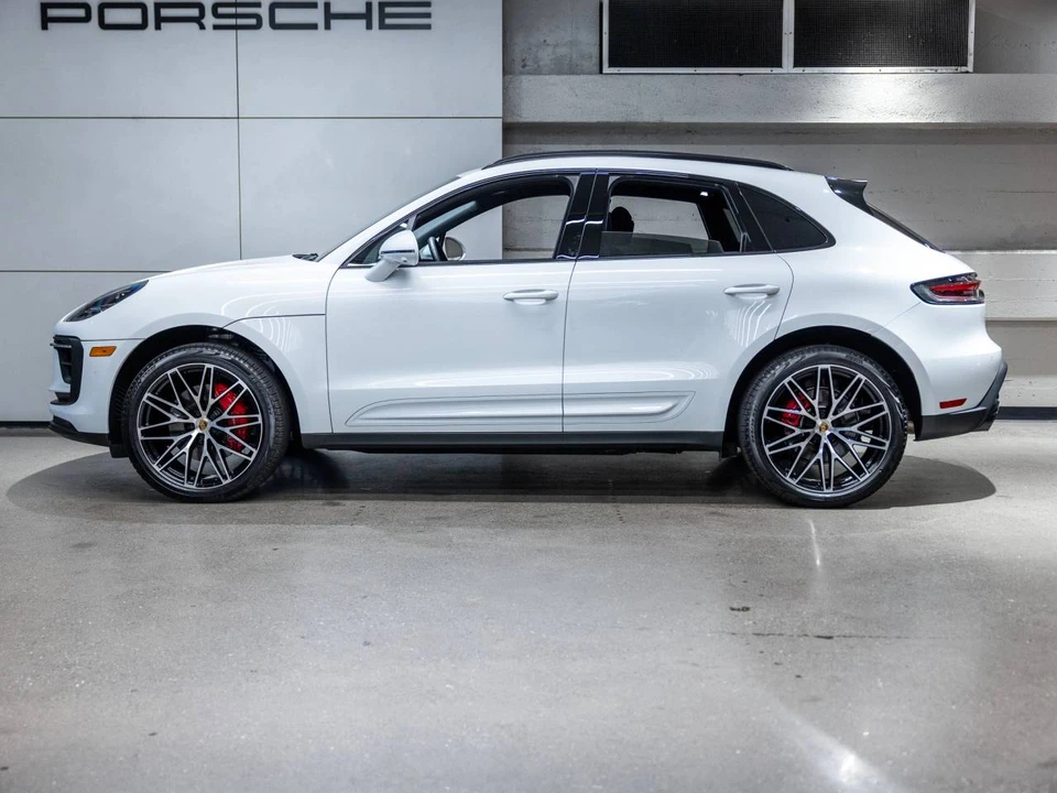 2025 Porsche Macan S - Image 2 of 5