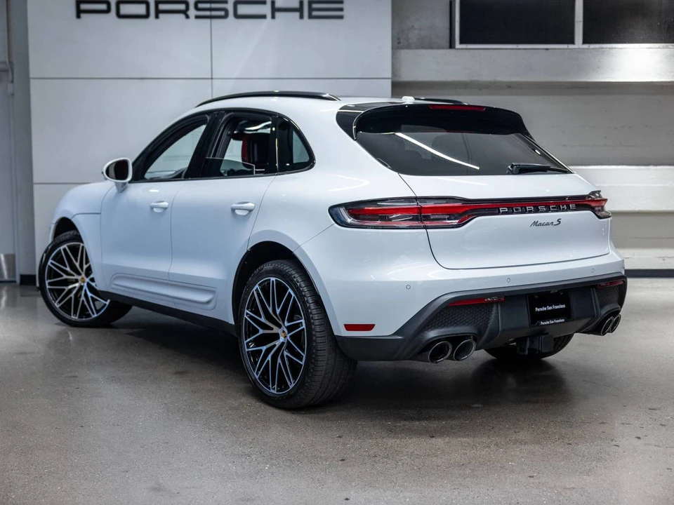 2025 Porsche Macan S - Image 3 of 5