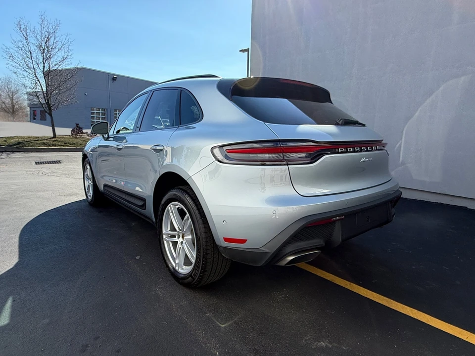 2025 Porsche Macan Electric - Image 3 of 31