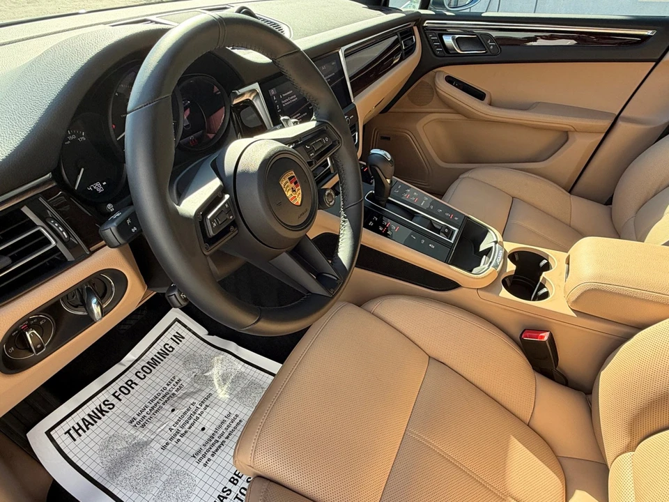 2025 Porsche Macan Electric - Image 4 of 31