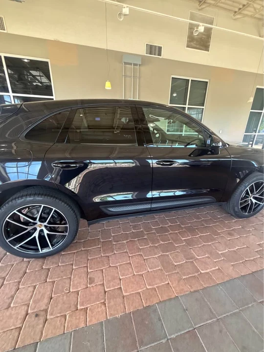 2025 Porsche Macan - Image 4 of 10