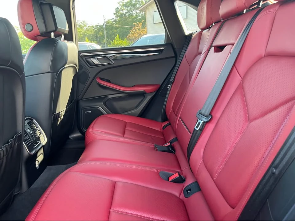 2025 Porsche Macan - Image 6 of 10