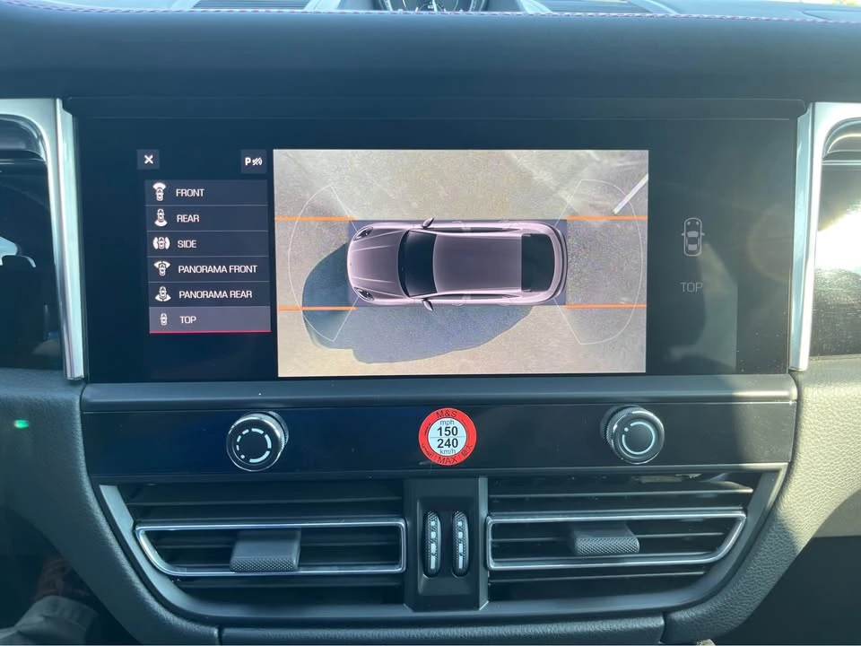 2025 Porsche Macan - Image 8 of 10