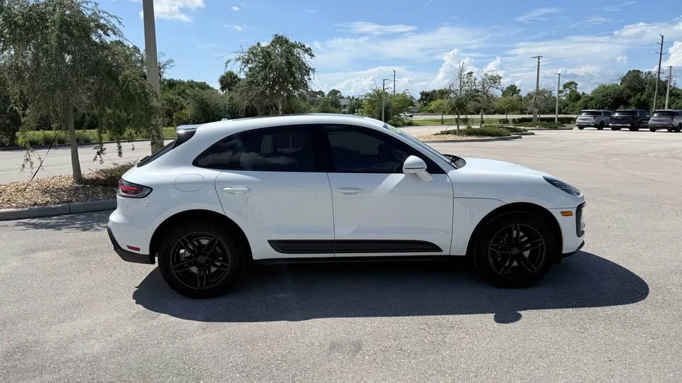 2025 Porsche Macan - Image 3 of 6