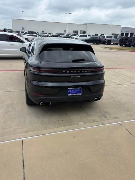 2025 Porsche Macan - Image 9 of 9