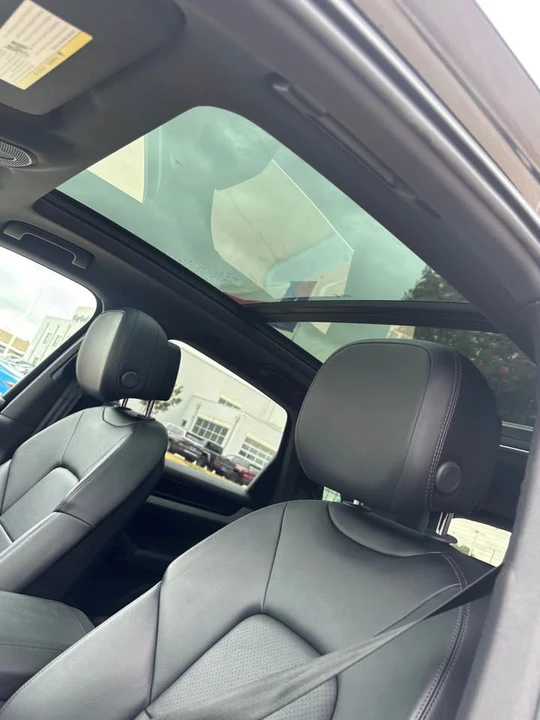 2025 Porsche Macan - Image 4 of 9