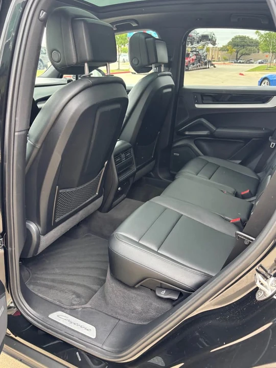 2025 Porsche Macan - Image 6 of 9