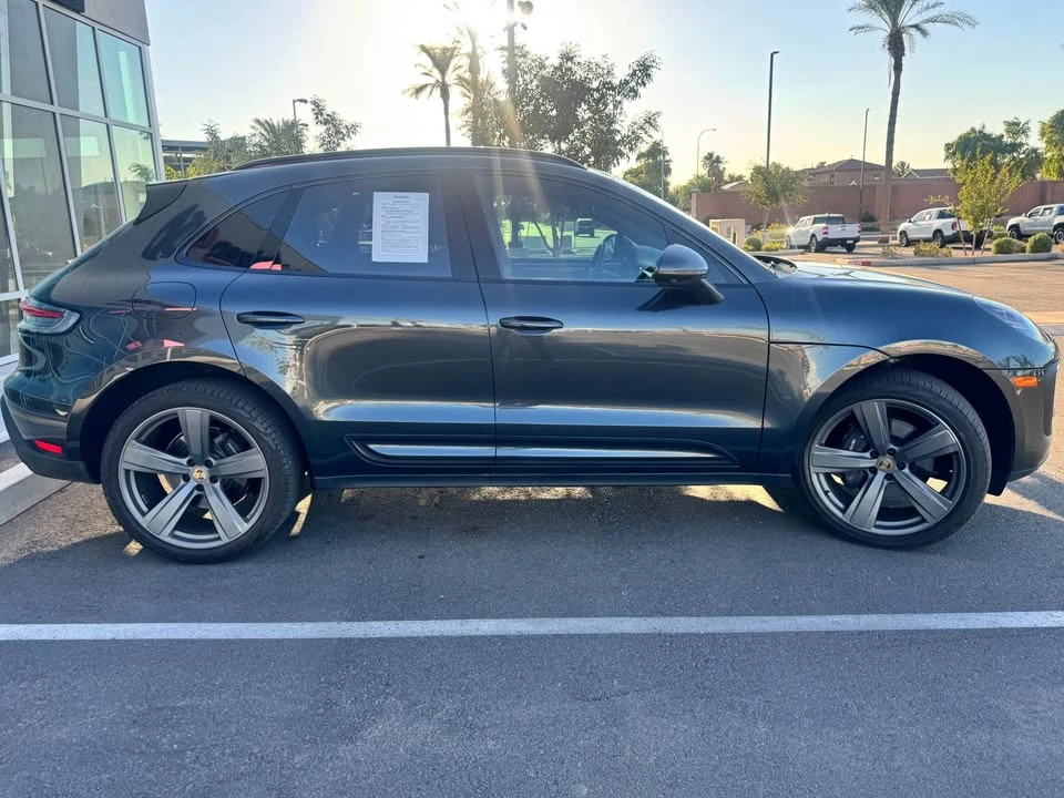2025 Porsche Macan - Image 6 of 15