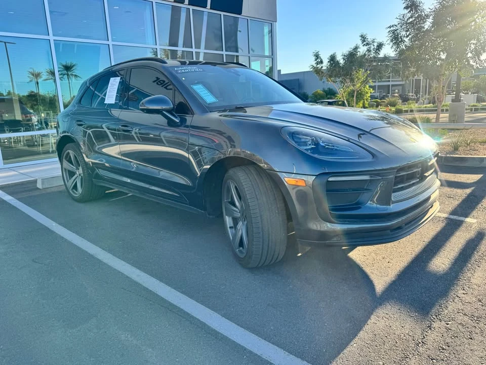 2025 Porsche Macan - Image 7 of 15