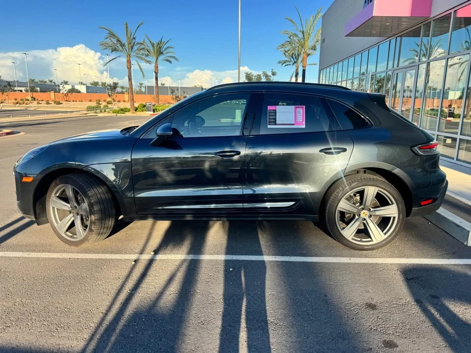 2025 Porsche Macan - Image 2 of 15