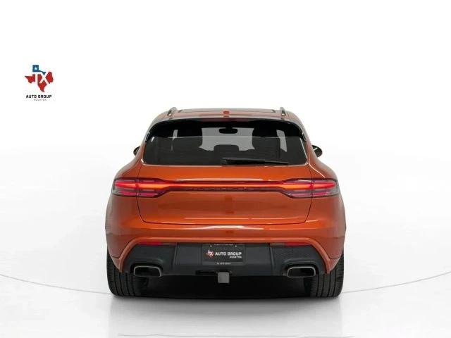 2025 Porsche Macan - Image 9 of 31
