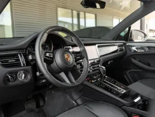 2025 Porsche Macan T - Image 4 of 4