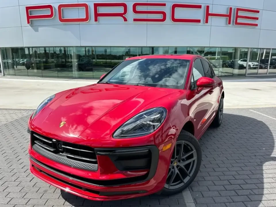 2025 Porsche Macan T - Image 6 of 9
