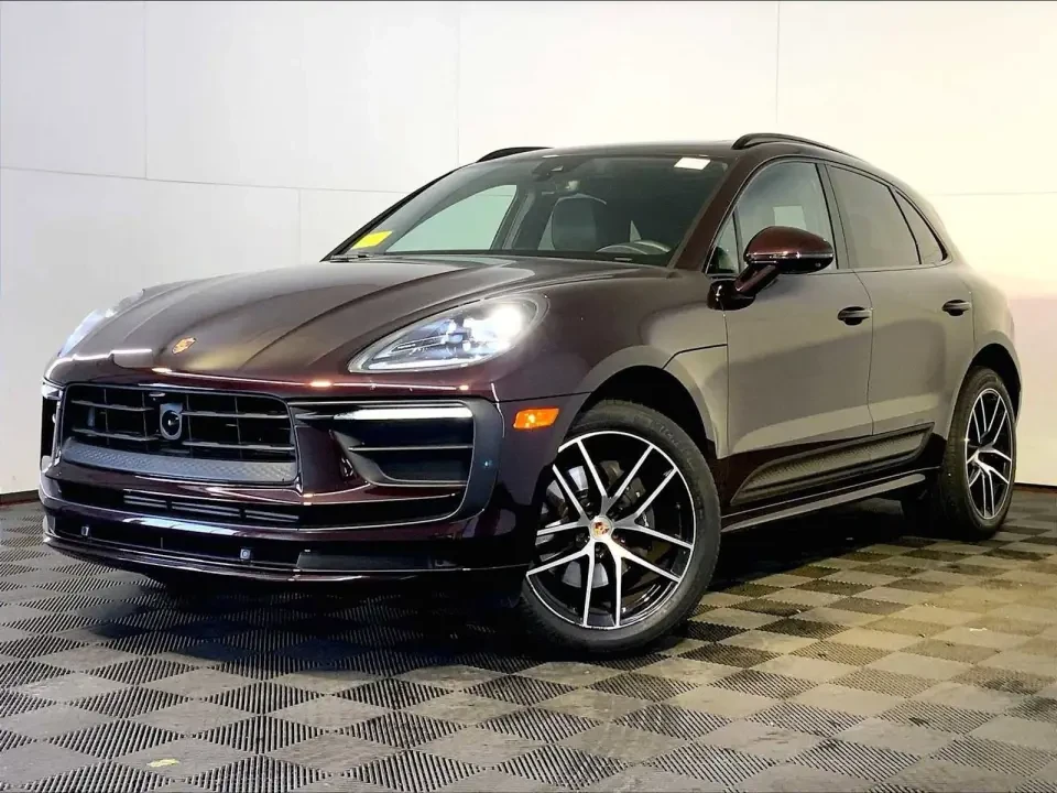 2025 Porsche Macan T - Image 9 of 9