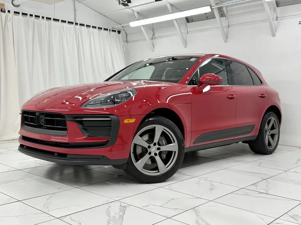 2025 Porsche Macan T - Image 5 of 9