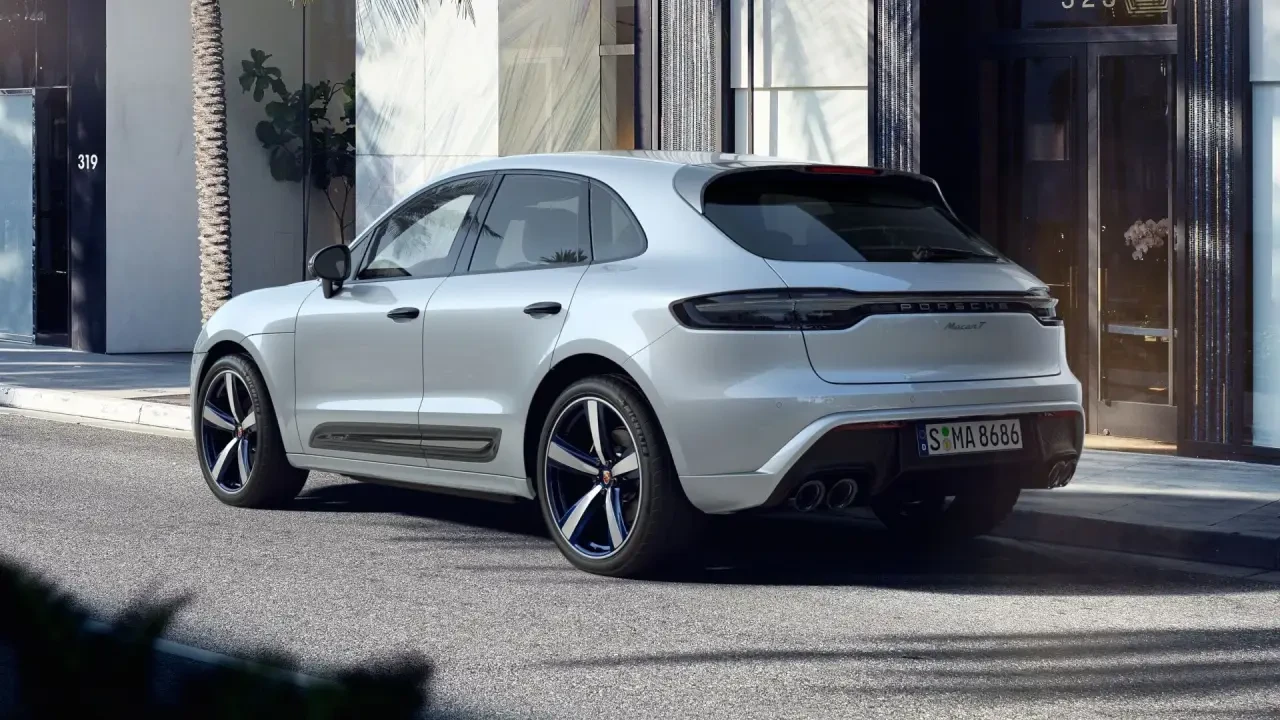 2025 Porsche Macan T - Image 3 of 8