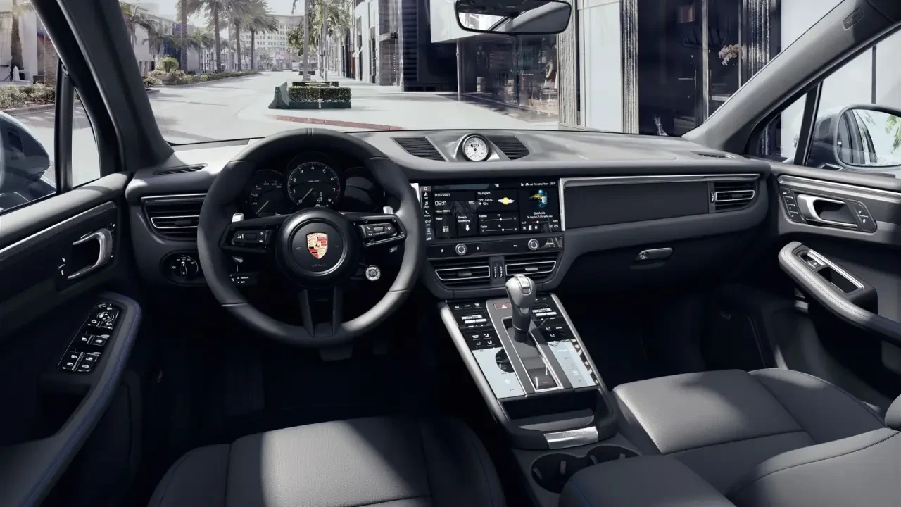 2025 Porsche Macan T - Image 4 of 8