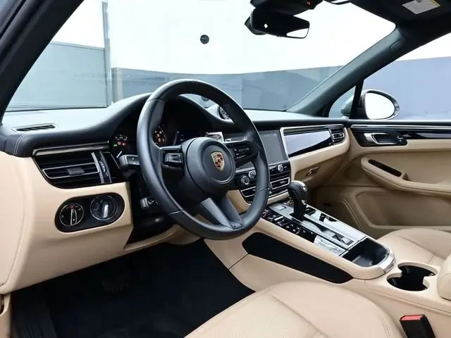 2025 Porsche Macan T - Image 4 of 6