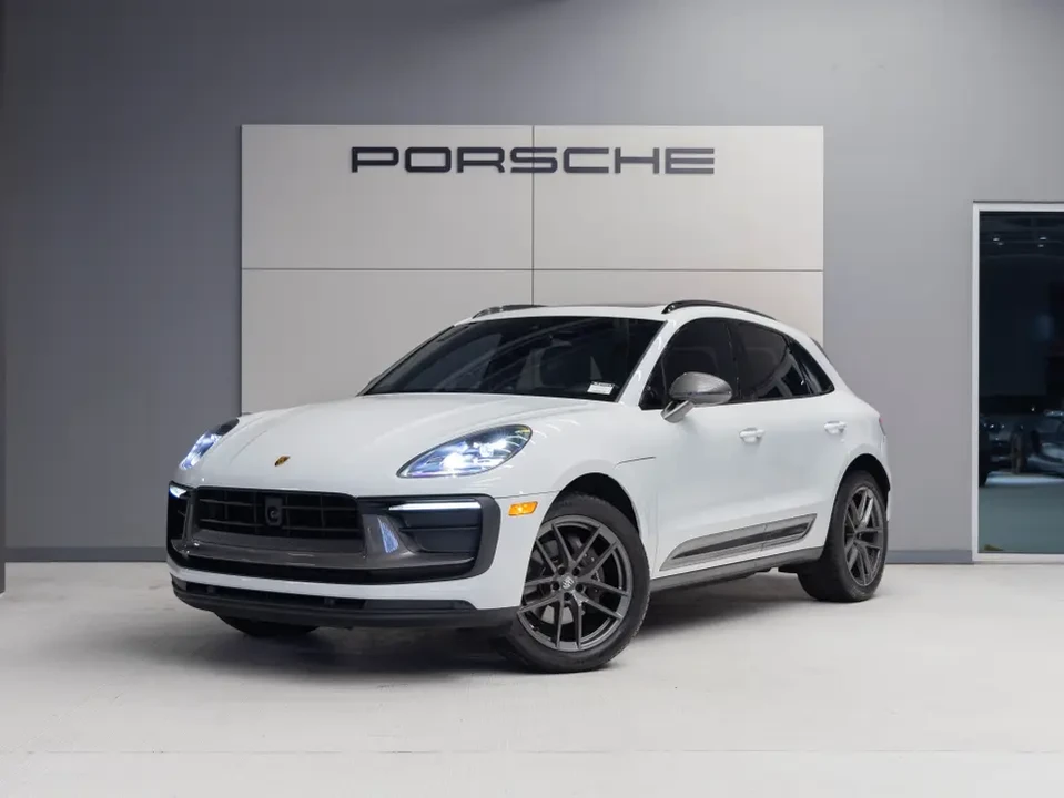 2025 Porsche Macan T - Image 10 of 13