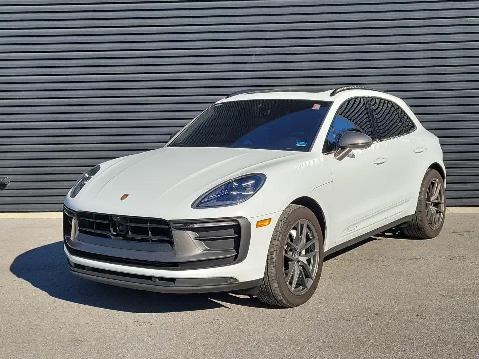 2025 Porsche Macan T - Image 11 of 13