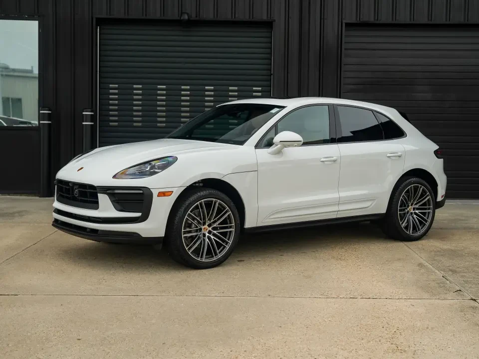 2025 Porsche Macan T - Image 13 of 13