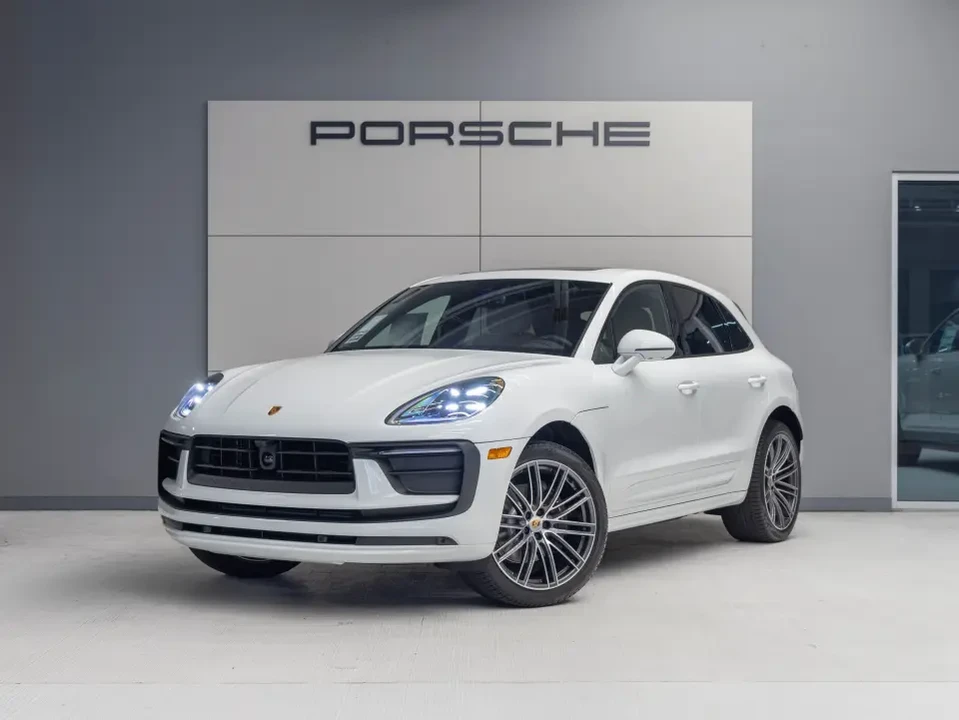 2025 Porsche Macan T - Image 10 of 13