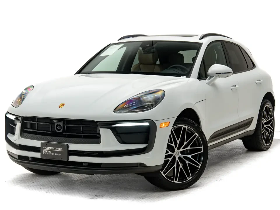 2025 Porsche Macan T - Image 9 of 13