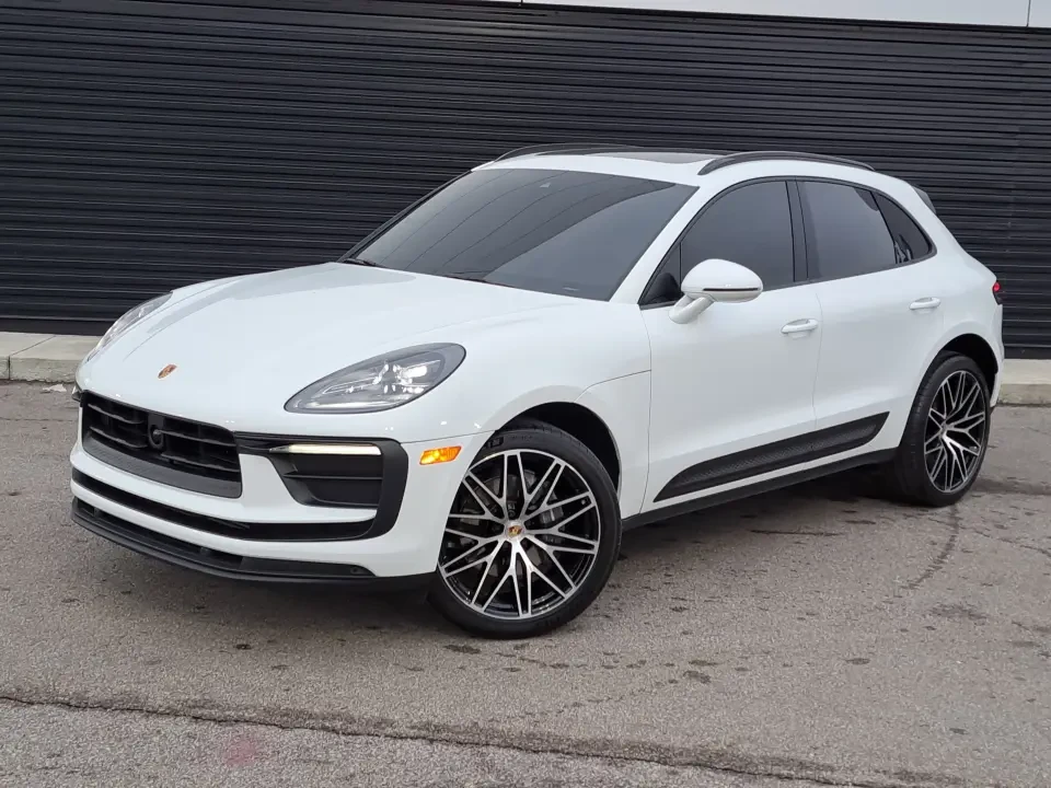 2025 Porsche Macan T - Image 12 of 13