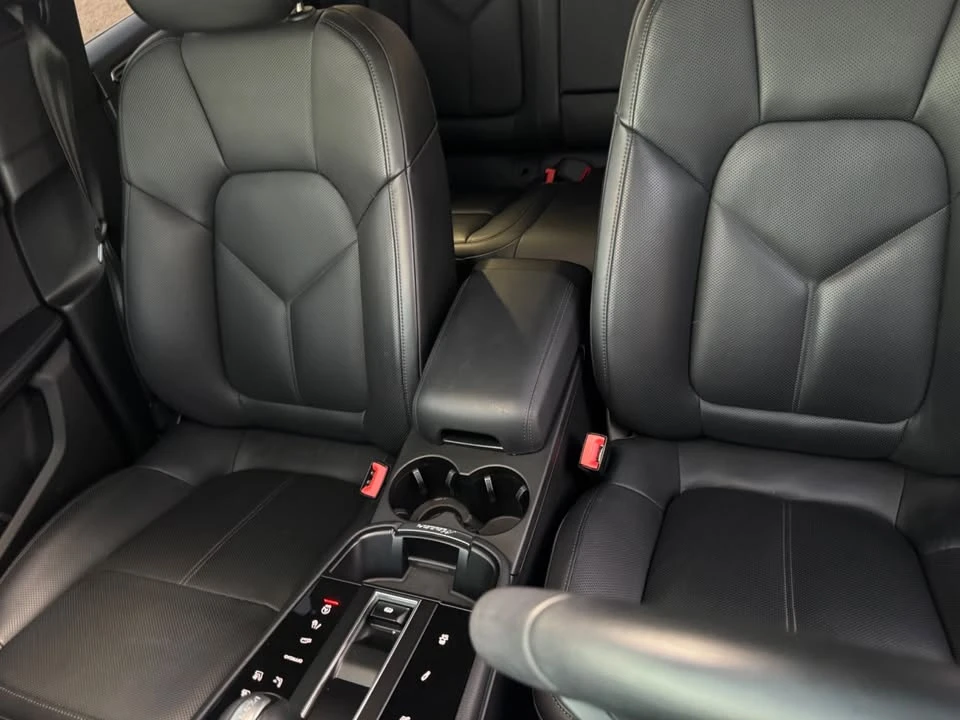 2025 Porsche Macan T - Image 12 of 20