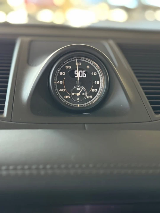 2025 Porsche Macan T - Image 10 of 20