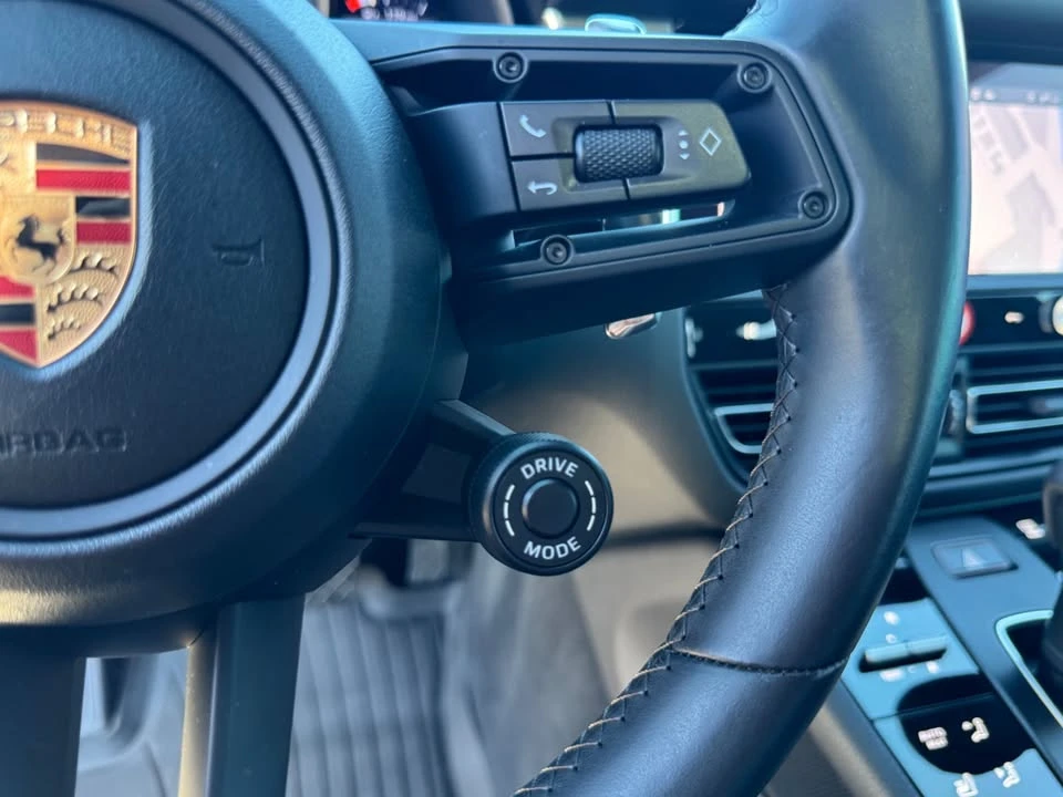 2025 Porsche Macan T - Image 9 of 20