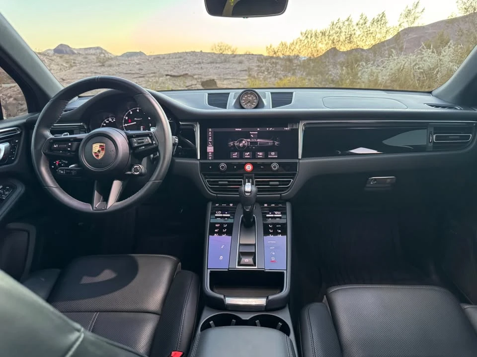 2025 Porsche Macan T - Image 15 of 20