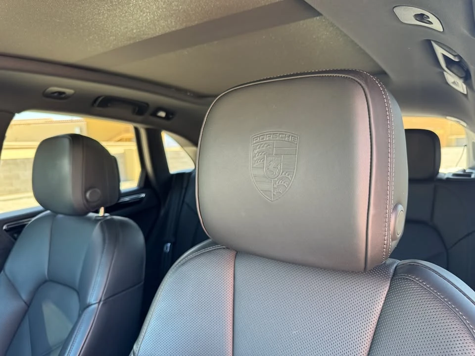 2025 Porsche Macan T - Image 5 of 20